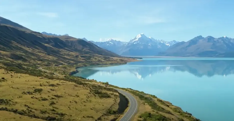 12 Most Scenic Lakes Around the World That Seem Too Beautiful To Be Real 3 image 74