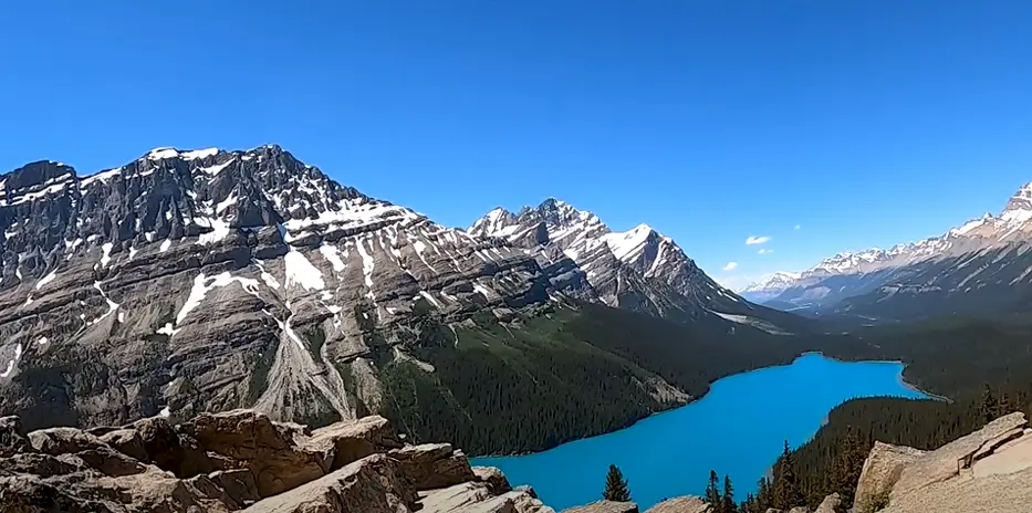 12 Most Scenic Lakes Around the World That Seem Too Beautiful To Be Real 4 image 75