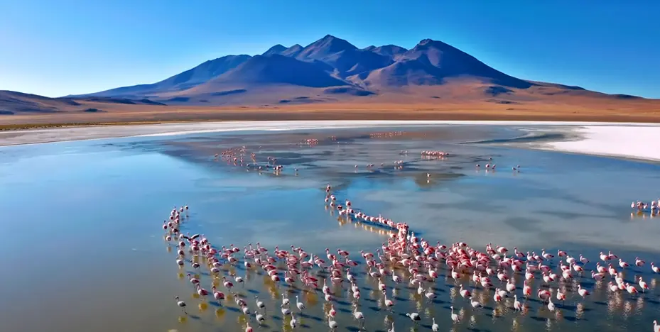 12 Most Scenic Lakes Around the World That Seem Too Beautiful To Be Real 8 image 79