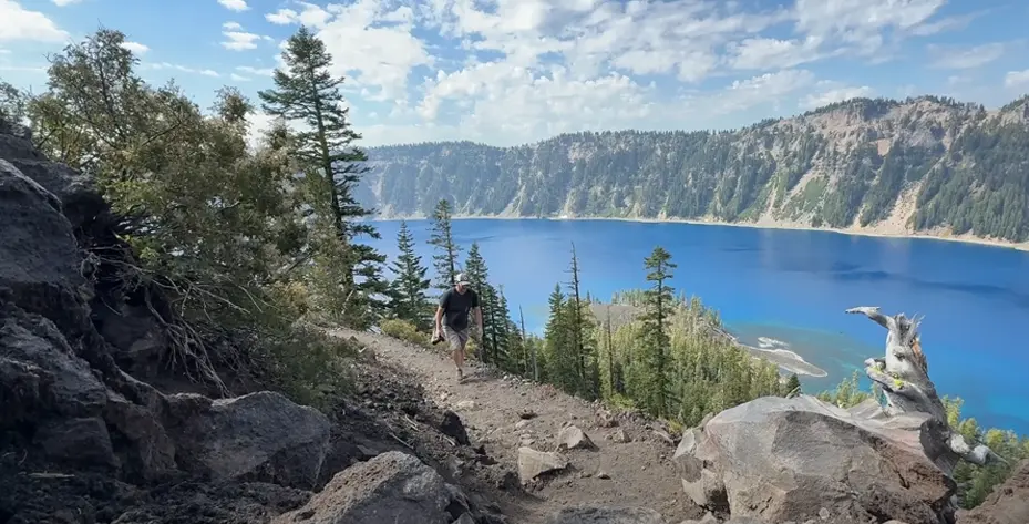 12 Most Scenic Lakes Around the World That Seem Too Beautiful To Be Real 10 image 81