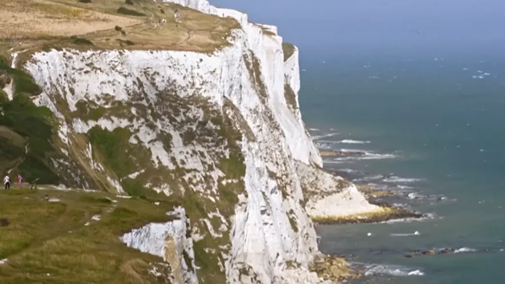 Don’t Look Down: 13 Cliffs Too Stunning To Skip 7 image 89