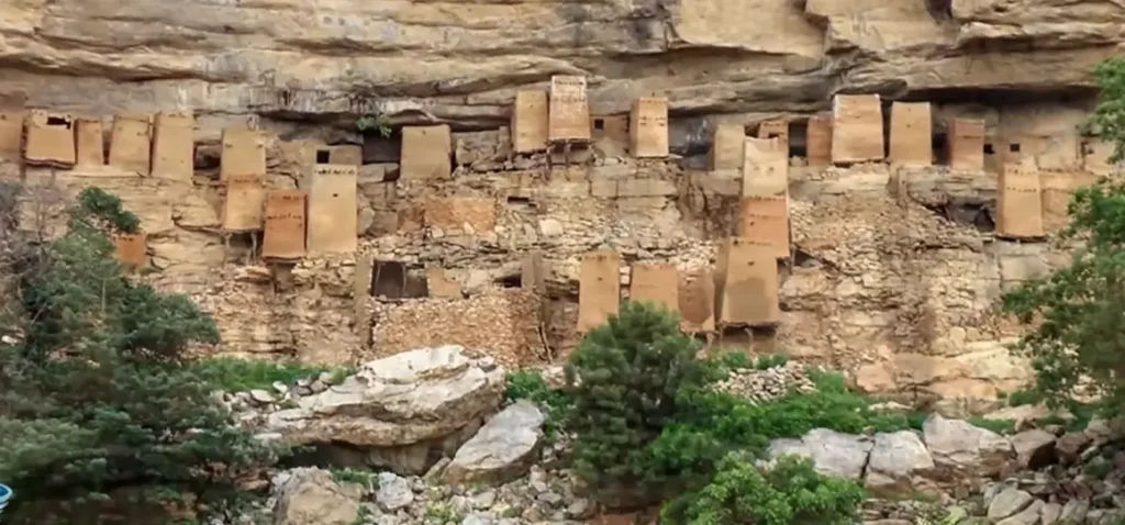 Don’t Look Down: 13 Cliffs Too Stunning To Skip 12 image 94