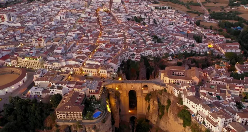 Don’t Look Down: 13 Cliffs Too Stunning To Skip 13 image 95